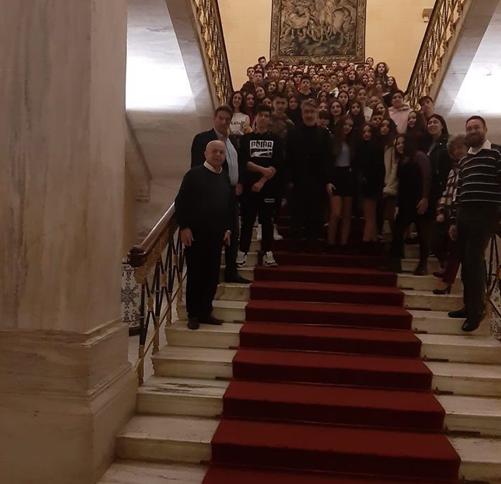 Με μαθήτριες και μαθητές της Δράμας στο Κοινοβούλιο κλείνει το 2019